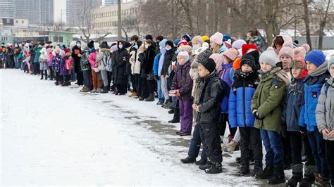 Many Ukrainians stuck in limbo with US permission expiring